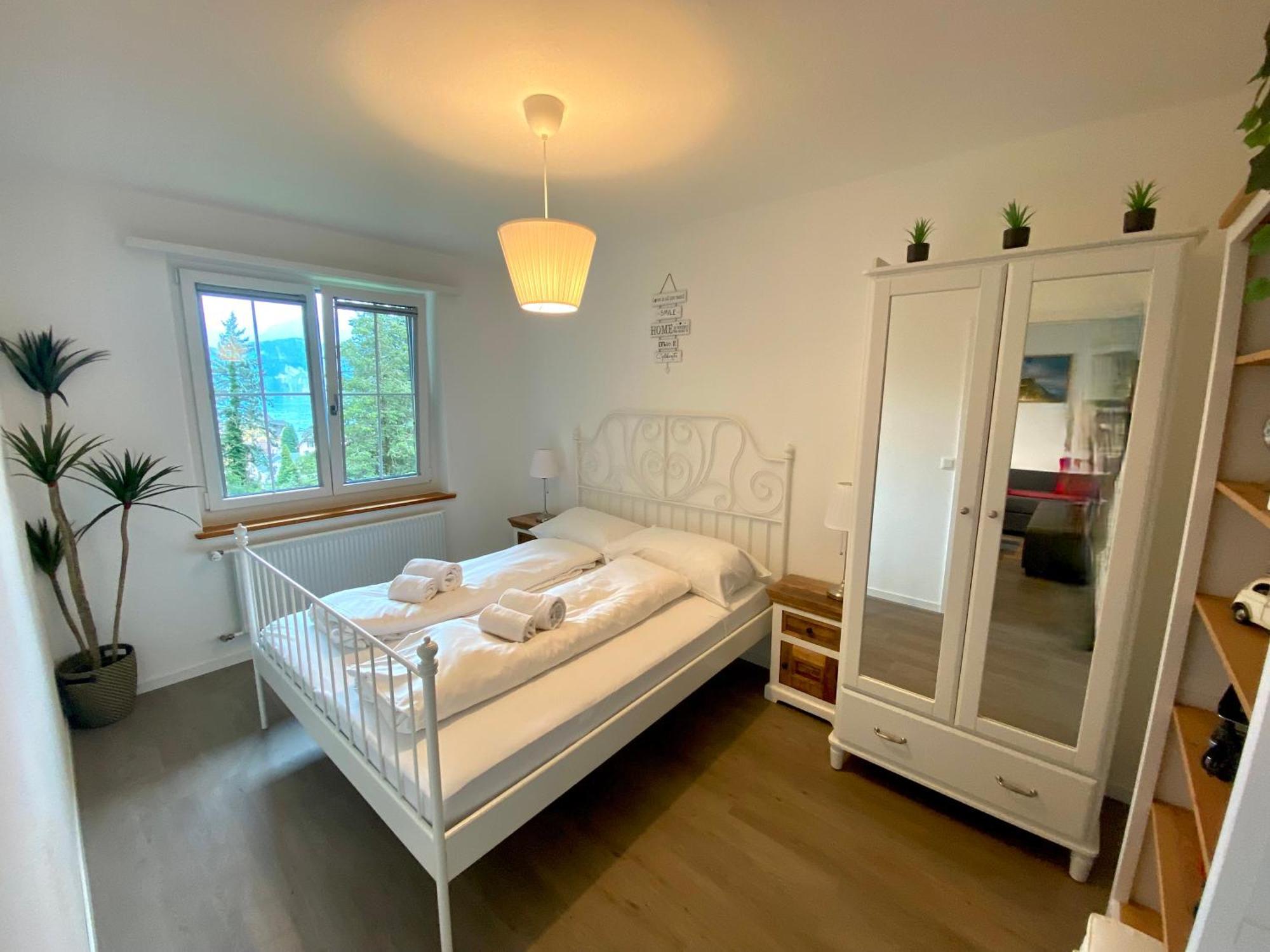 Beautiful Flat With Nice Lake And Mountain Views Веггис Экстерьер фото